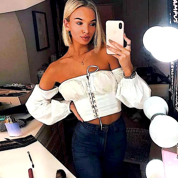 HP!✨White cold shoulder long puff sleeve top - Picture 5 of 6